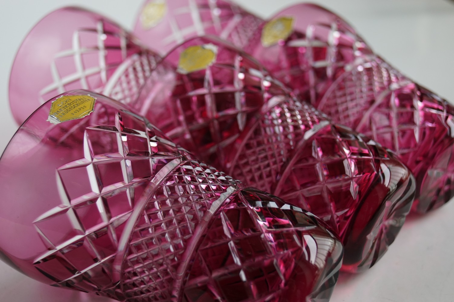 Bleikristall Wassergläser traumhafte Überfang Vintage Waffelschliff Gläser rosa