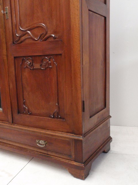 Jugendstil Schrank