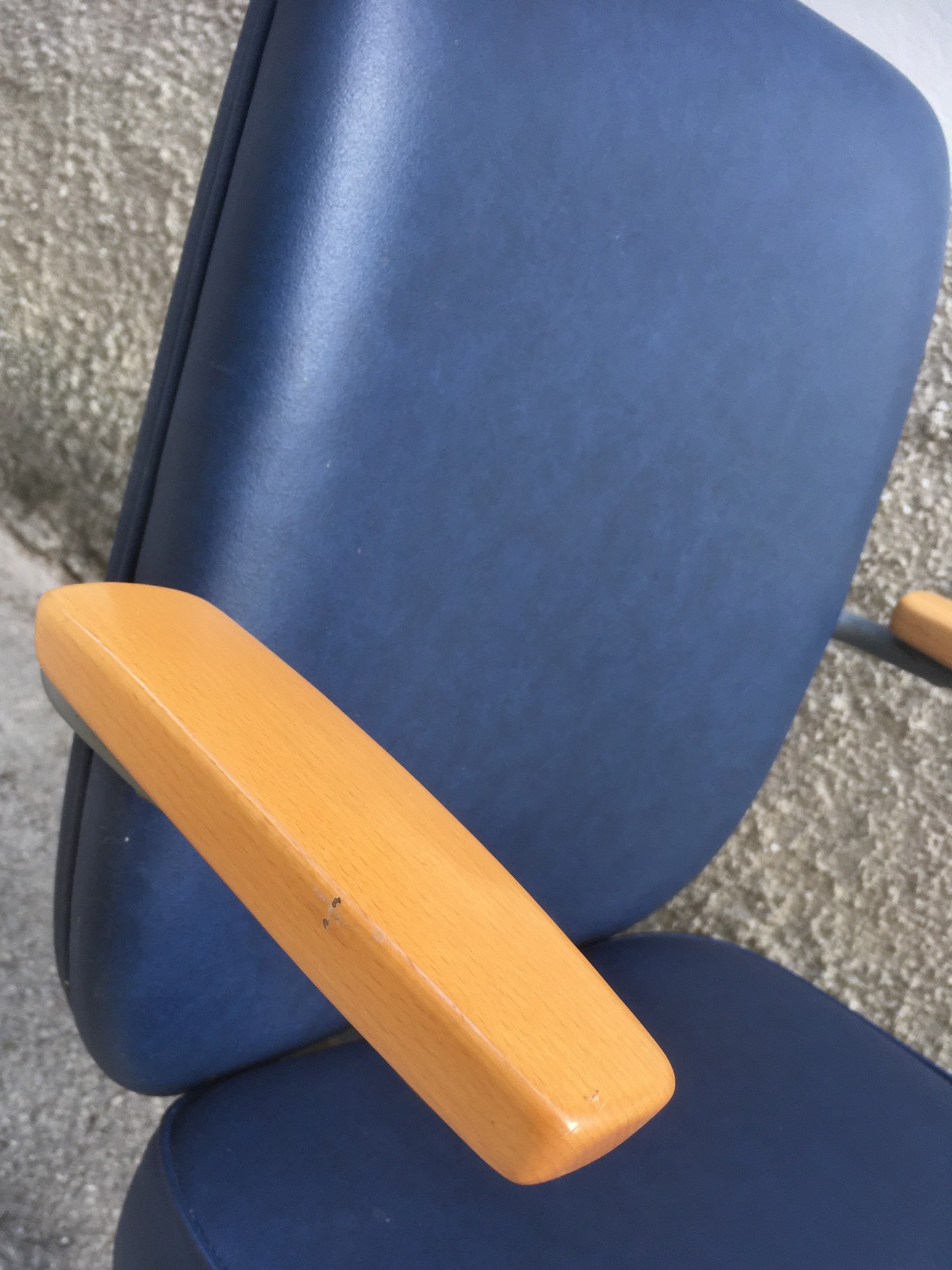 Drehsessel Kinostuhl Klappstuhl Theaterstuhl Friseursessel Vintage Retro Drehstuhl