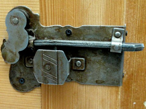 Bauernschrank antik Massivholz Naturholz Kleiderschrank Garderobe Kastenschloss geschmiedet