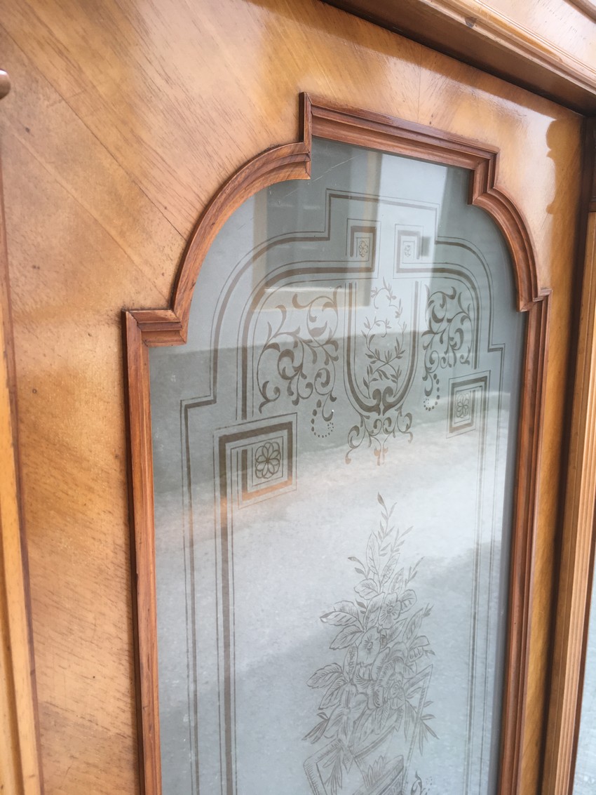 Vitrine Antik