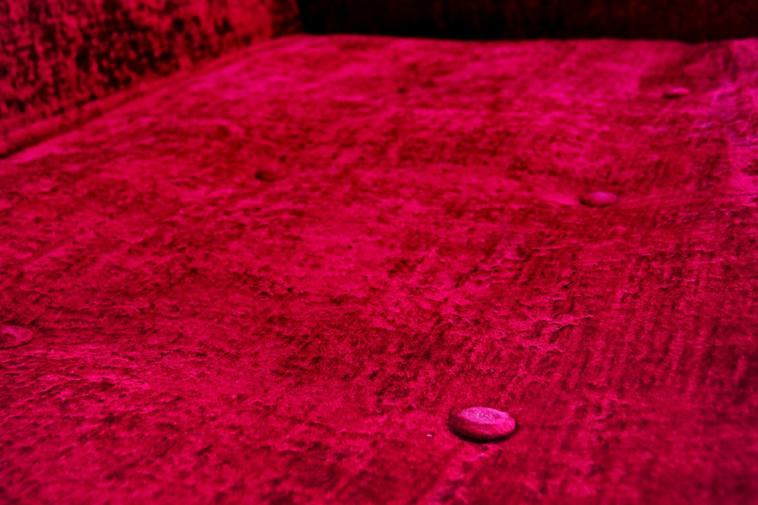 Bretz Gaudi Sofa rot ausziehbar Bettsofa Design Goethes GAlerie