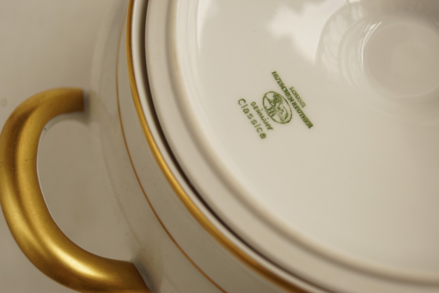 Original Hutschenreuther Suppenterrine Goldrand Crescendo