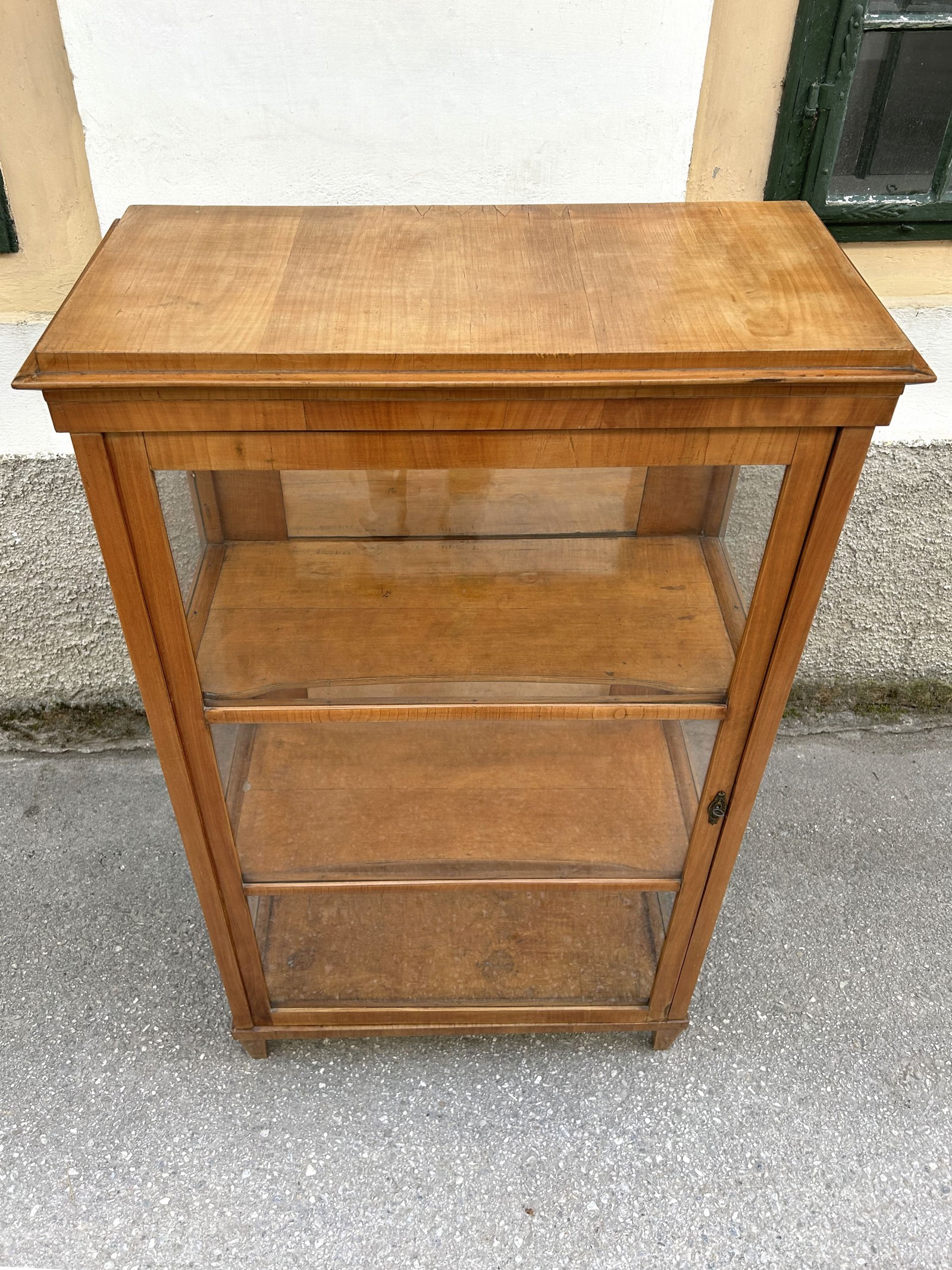 Vitrine Biedermeier Vitrinenschrank antik Kirsch zierlich