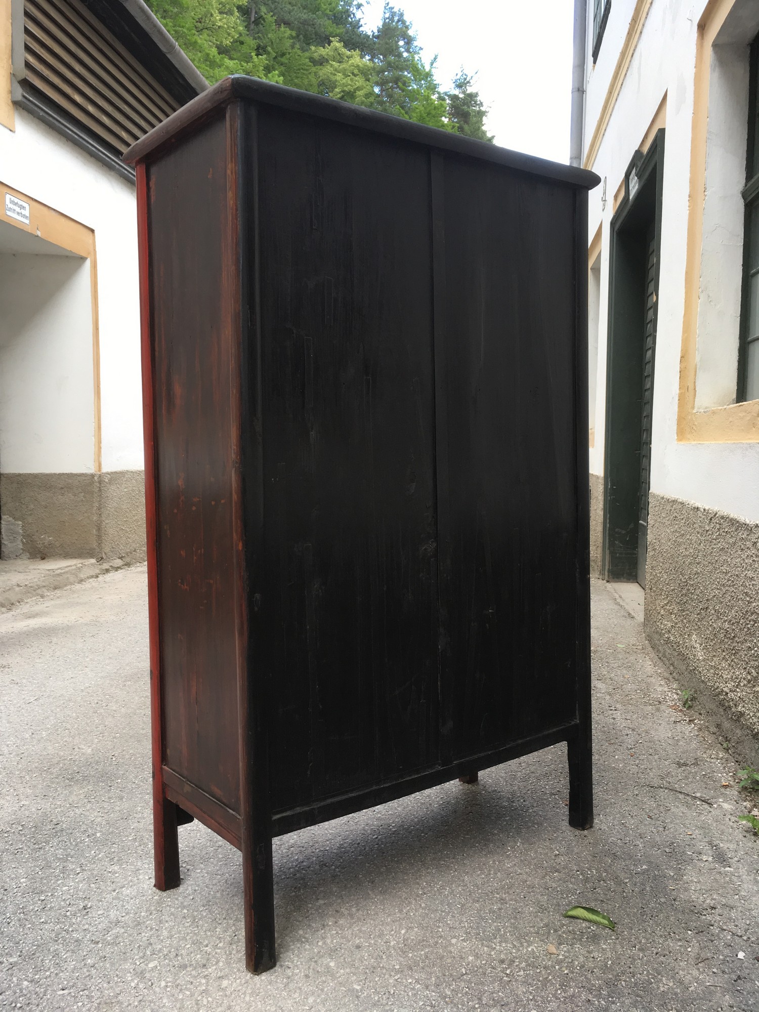 Hochzeitsschrank China rot gold mit Geheimfach antik