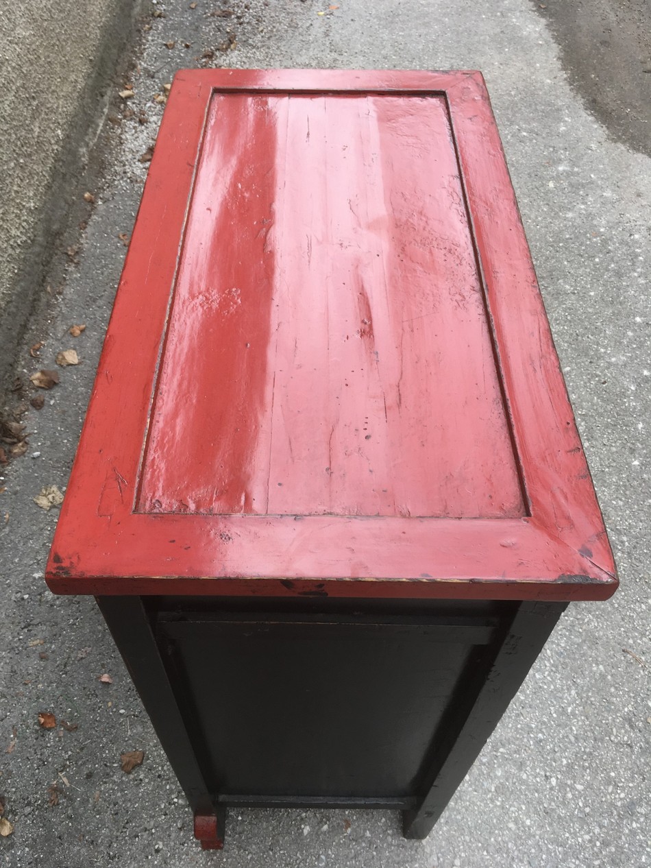 Hochzeitsschrank China rot gold Mönch