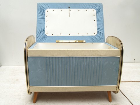 Vintage Hocker Wäschetruhe