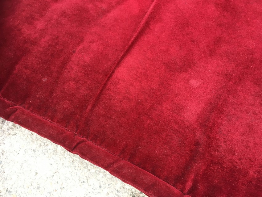 BRETZ Sofa Mamma Mammut blutrot Riesensofa