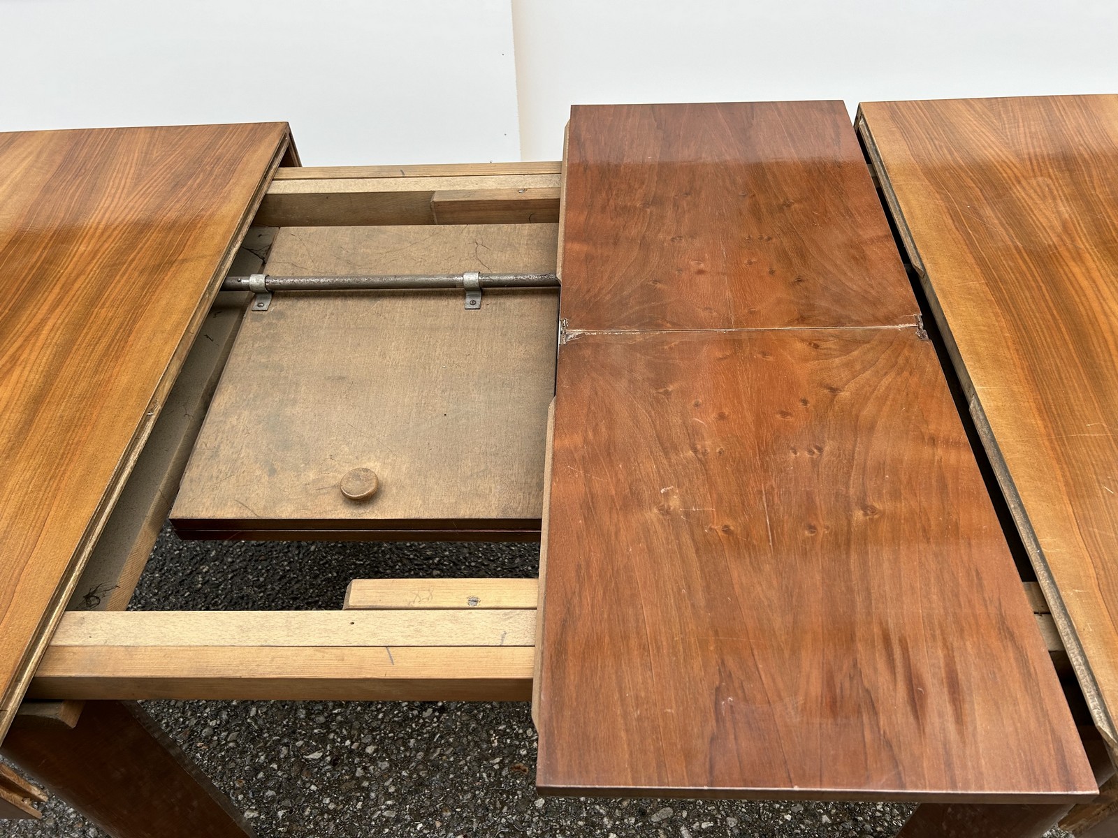 artdeco tisch antik ausziehbar nuss art deco Speisetisch massivholz antiquität brutalistisch Refugiumstisch