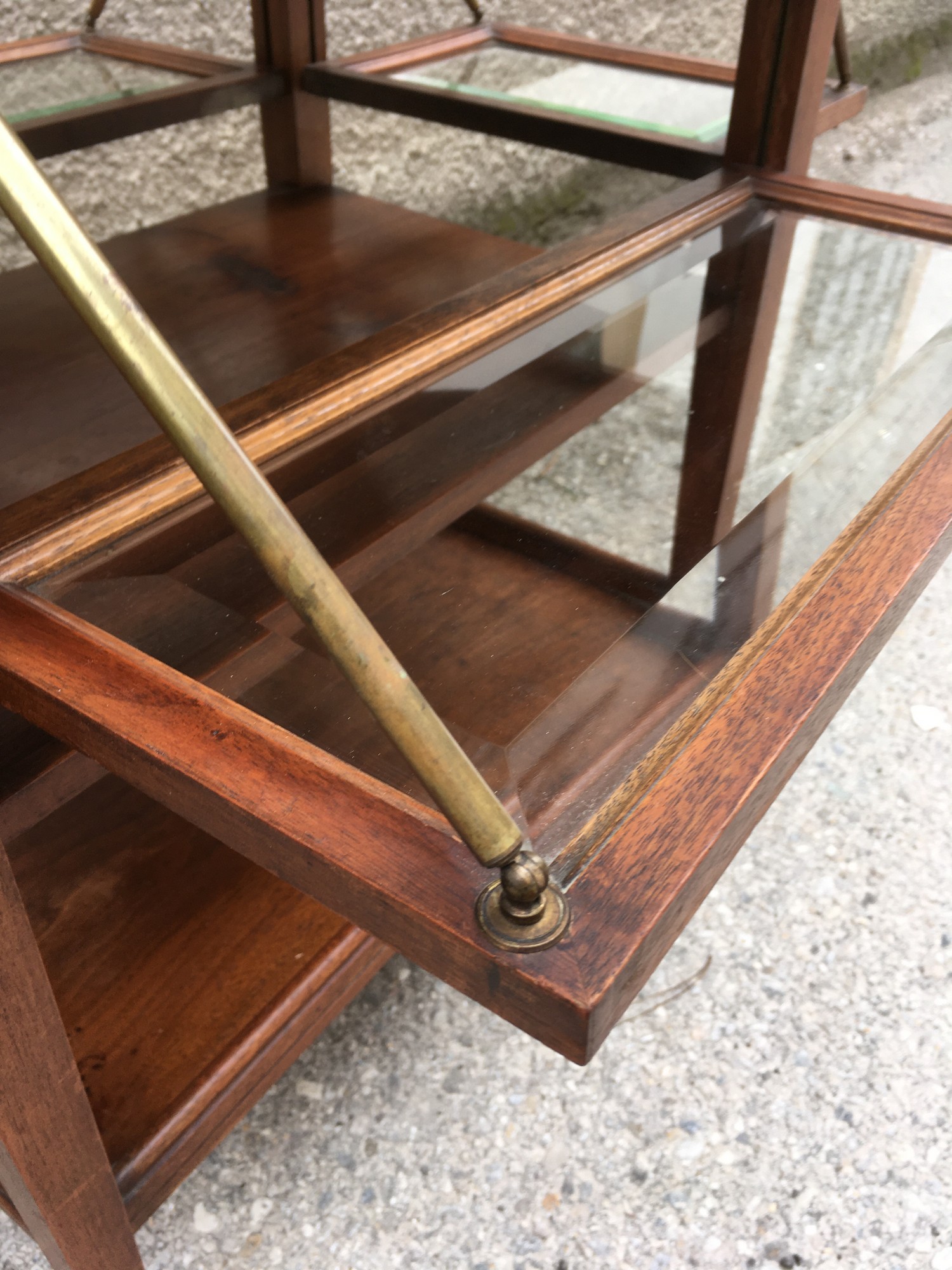 Antiker Jugendstil Beistelltisch ausklappbare Flächen restauriert