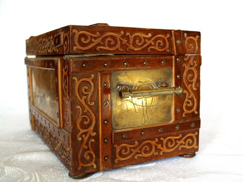 antike Truhe