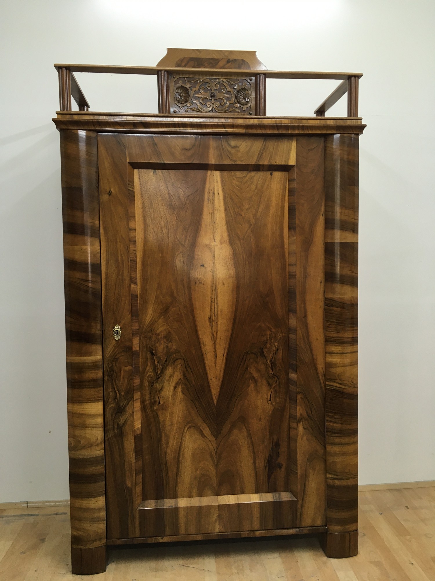Biedermeier Kleiderschrank